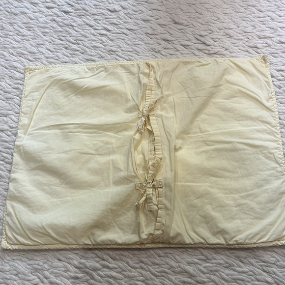 Pottery Barn Kids Daisy Garden Standard Sham - Picture 6 of 9